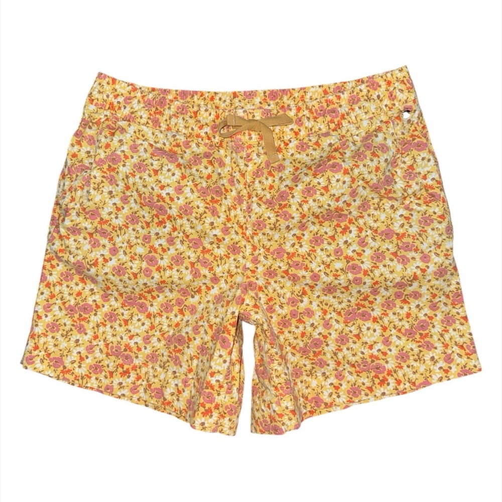 L.L. Bean Favorite Fit Yellow Floral Pull-On Chino Shorts 6” Inseam Women’s 10